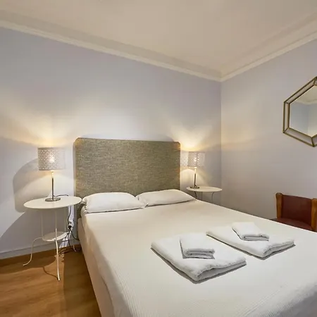 Aesthetic Riverview In Historical Lissabon