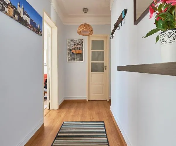 Aesthetic Riverview In Historical * Lisboa